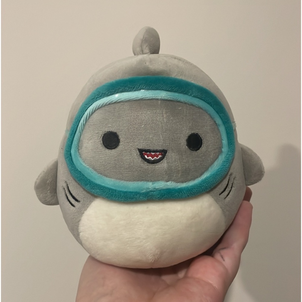 Gordon scuba mask shark squishmallows